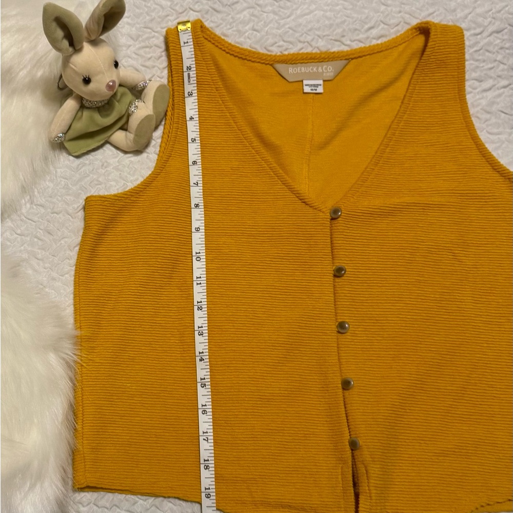 Yellow sleeveless button-down blouse Size M
